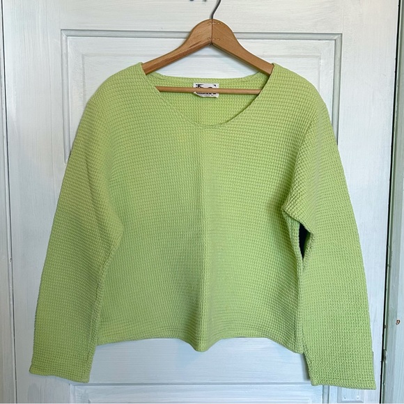 Pastel Green Waffle Weave Top 💚 - Picture 2 of 7